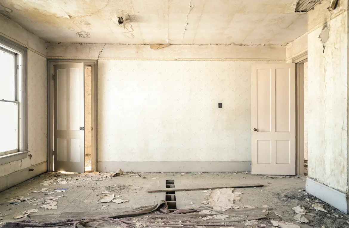 Waste disposal crew managing a cleanout project in Vadnais Heights